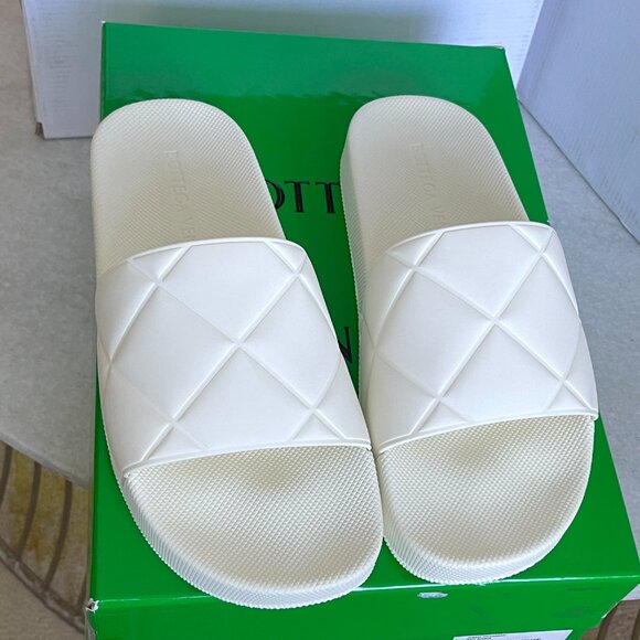 Bottega Veneta 640051 Women’s Matt Rubber White Slides Sandals, Sz 7 - Picture 1 of 11